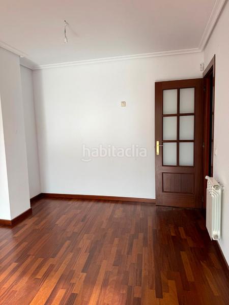 Foto f7b0d9e5-750a-4174-bc63-bdb34ea9c242. Pis amb aparcament a Alisal - San Román Santander