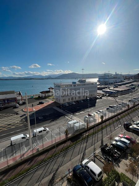 Foto 22a9bf1e-1c60-4be6-8b45-d1a43491e461. Alquiler piso en calle antonio lópez 52 piso en el centro con preciosas vistas al mar en Santander