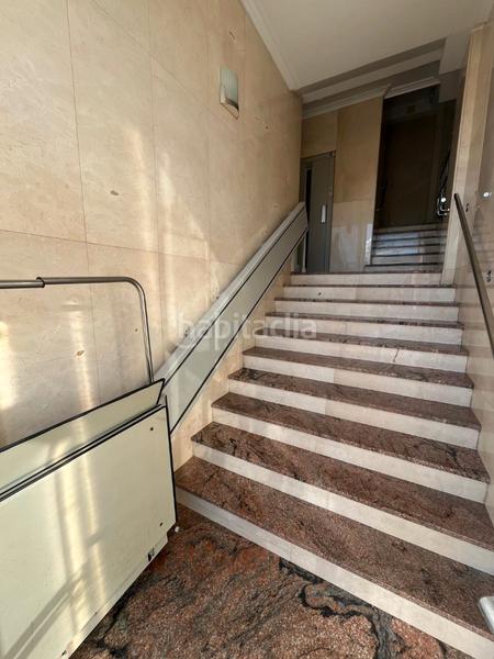 Foto 24a5eff4-4e8a-4d35-b189-0aa1e31364e7. Alquiler piso en calle antonio lópez 52 piso en el centro con preciosas vistas al mar en Santander