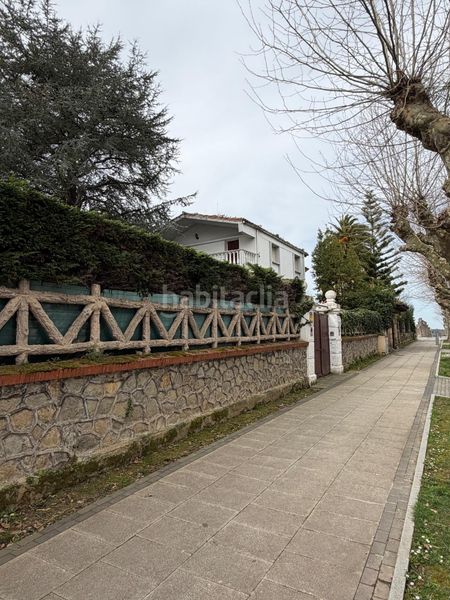 Foto 190a8158-9453-4782-a23b-634aefb076ca. Casa amb calefacció aparcament a El Sardinero Santander