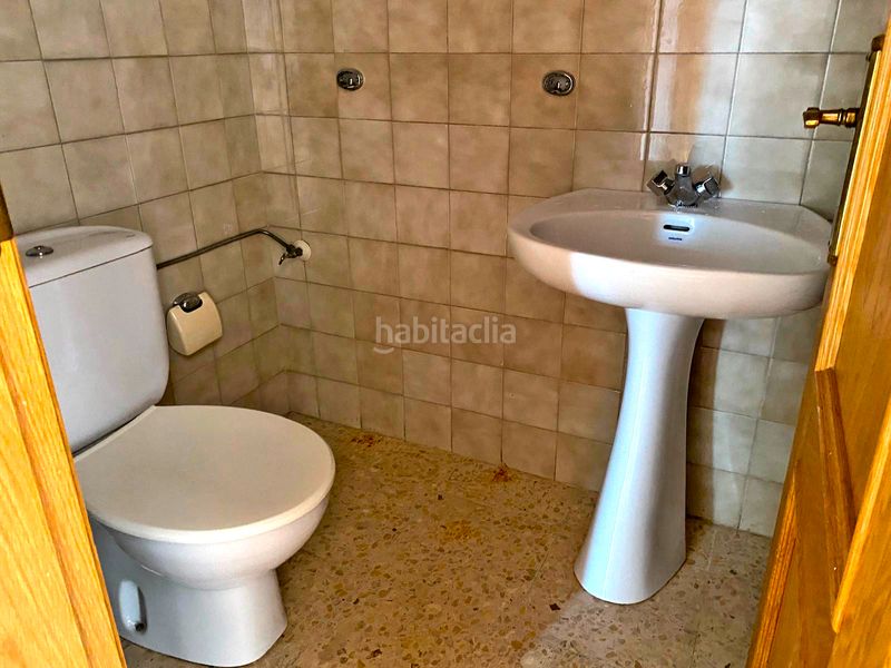 Foto 6dbf602d-cf25-4746-9713-3639c676db1e. Piso en pleno centro en un edificio con ascensor con terraza y salón amplio en Torrelavega