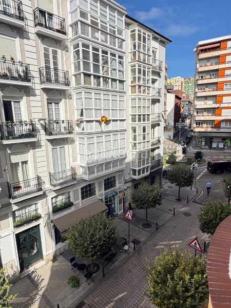 Foto d1932386-94ae-4bac-baf1-06640efd6950. Lloguer apartament amb calefacció a Puerto Chico Santander