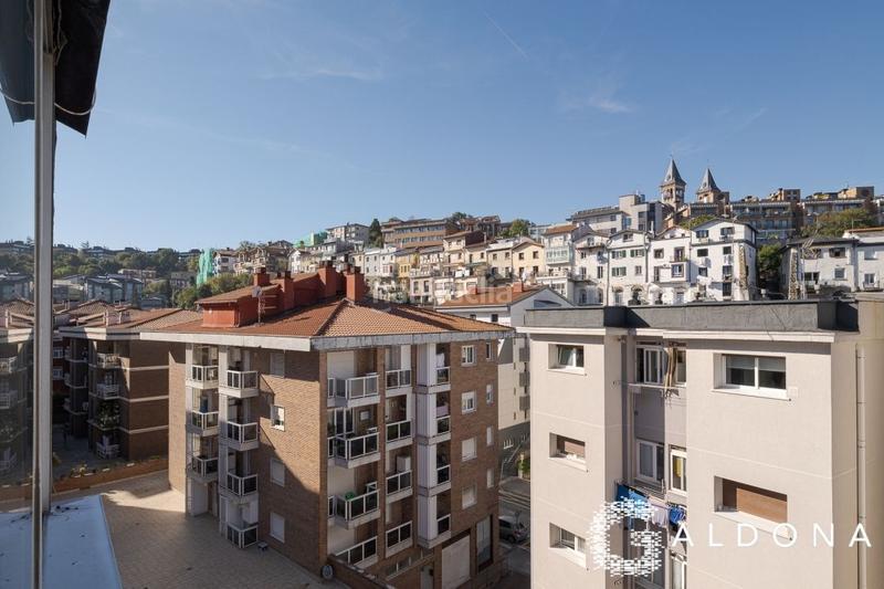 Foto f373ed0d-d9f2-425f-a402-eef7bb6e2475. Pis amb calefacció aparcament a Antiguo Donostia - San Sebastián