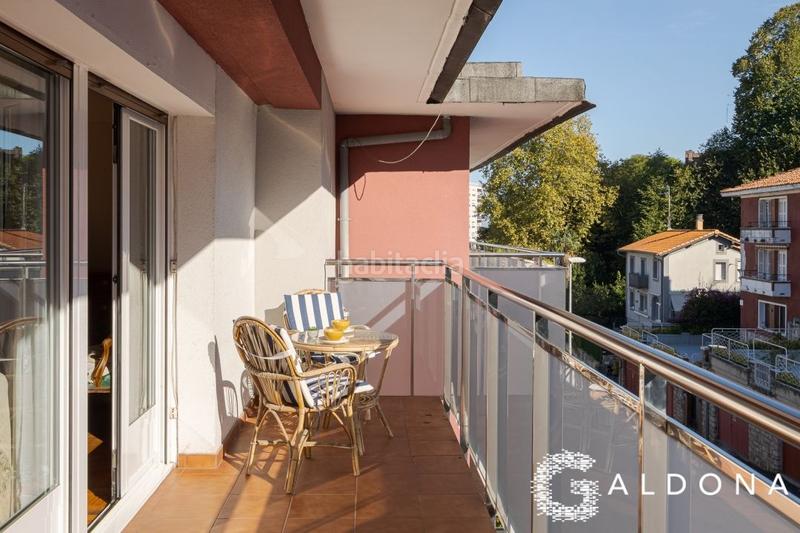 Foto fa2551ef-e174-4a99-8989-9cde5bcc8e80. Pis amb calefacció aparcament a Antiguo Donostia - San Sebastián