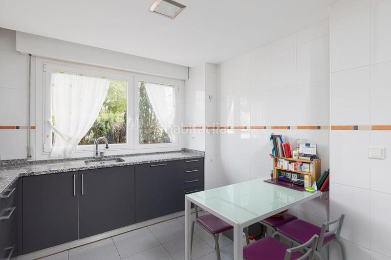 Foto 0a38302d-cb1a-4816-9789-666e3a91e34a. Semi detached house with heating parking pool in Iza