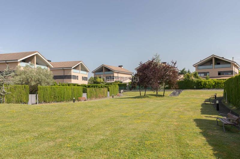 Foto 6219575a-7952-47dc-bd61-668df8fa1597. Semi detached house with heating parking pool in Iza