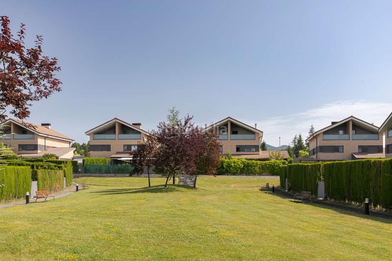 Foto 81441e10-def4-4190-bcfe-270822c9440e. Semi detached house with heating parking pool in Iza