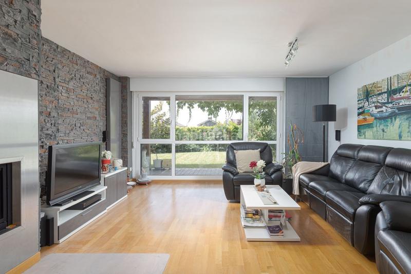 Foto a67c527f-31f5-4424-b084-9c6f9836f693. Semi detached house with heating parking pool in Iza