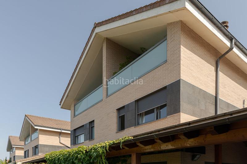 Foto bd3f2d1a-11b5-4456-b9cc-88cc88e6fb01. Semi detached house with heating parking pool in Iza