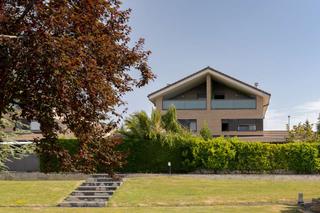 Casa adossada a Iza. Villa en venta junto al campo de golf de zuasti en el concejo de