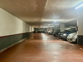 Affitto Posto auto in Antiguo. Garaje amplio de fácil acceso en la calle matia