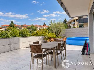 Dúplex  Indalecio prieto kalea. Amplia y luminosa vivienda con terraza y garaje doble