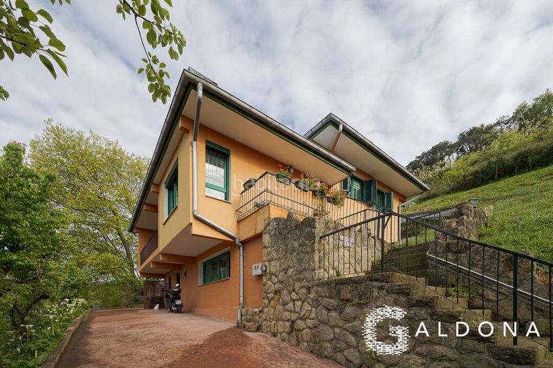 Foto ce83c03b-8b62-4b6d-a89d-fb9032e13d0e. Casa amb calefacció aparcament a Pasaia