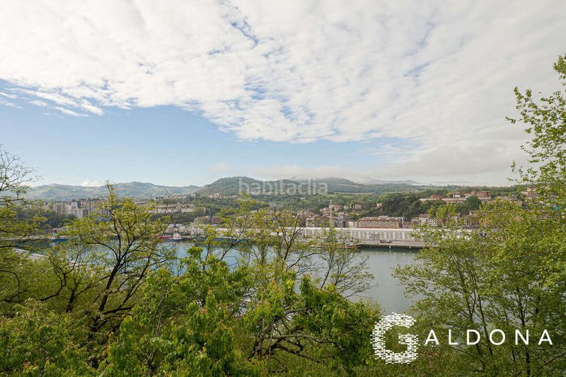 Foto f69c5168-b36b-4a1f-898a-1774e2cf212f. Casa amb calefacció aparcament a Pasaia