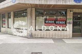 Local commercial  Avenida navarra. Local en esquina junto al ambulatorio de gros
