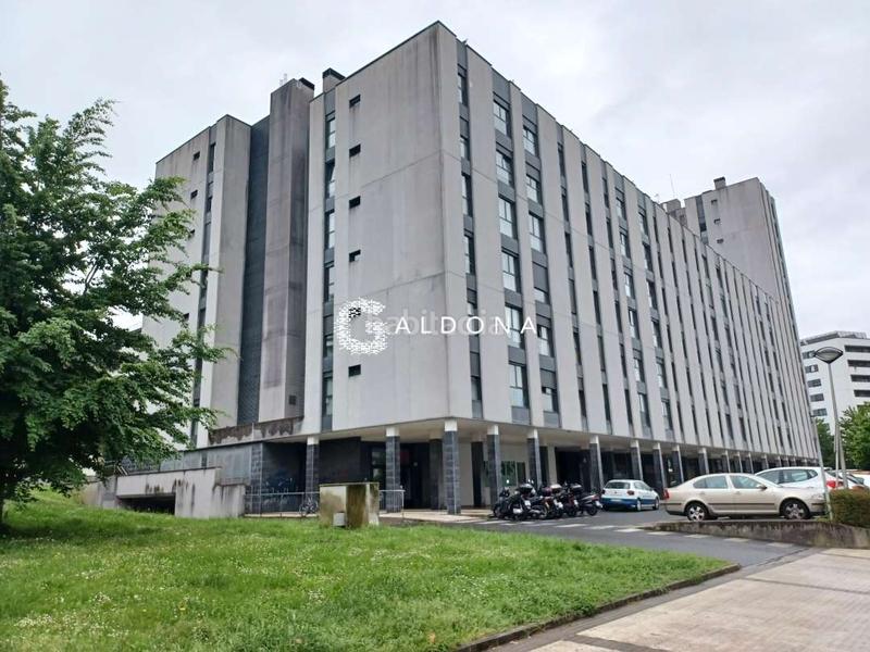 Foto d7ed6aff-04df-4a00-9896-d0722af42900. Autoparkplatz in Ibaeta Donostia - San Sebastián