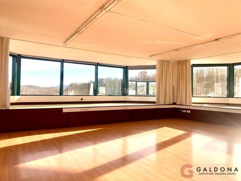 Foto e49f4f89-26c1-4ab0-bf15-be637944a3b1. Oficina amb calefacció a Lasarte - Oria