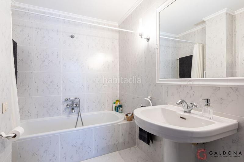 Foto 96238818-bec1-4a8e-83a6-21dbce017d1f. Casa adossada amb calefacció aparcament piscina a Donostia - San Sebastián