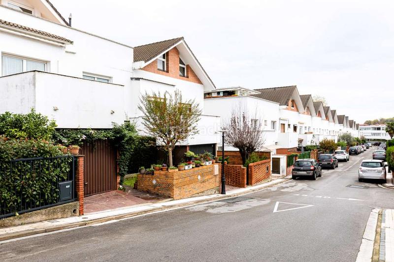 Foto ddb89c2b-be25-45f5-9eab-348d67304d99. Casa adossada amb calefacció aparcament piscina a Donostia - San Sebastián