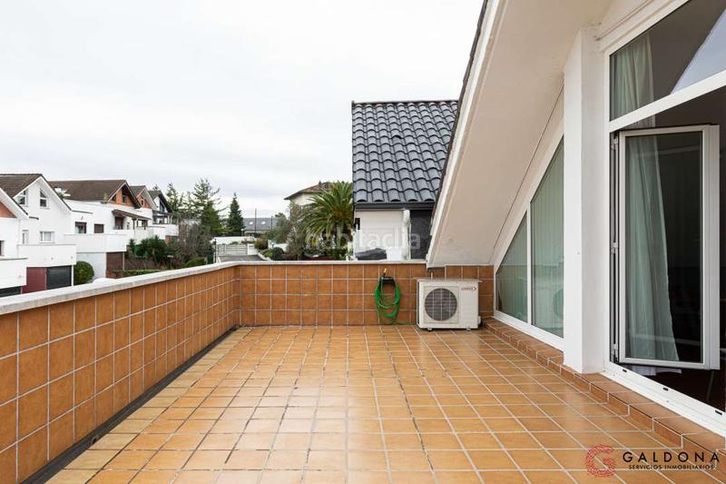 Foto e5163cc3-4b96-4740-9efc-c8c46ad7fa03. Casa adossada amb calefacció aparcament piscina a Donostia - San Sebastián