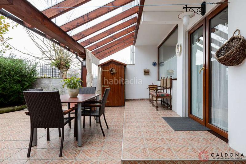 Foto f663d069-a530-47fa-b66d-b68278af746a. Casa adossada amb calefacció aparcament piscina a Donostia - San Sebastián