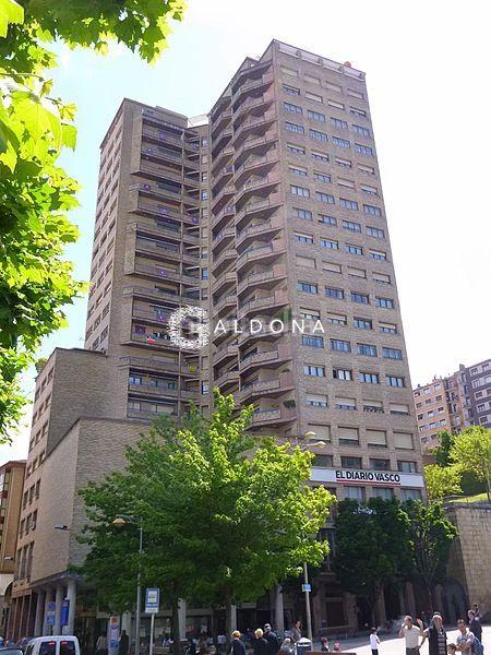 Foto e87ac3db-b5a1-4d78-8a23-283d8154d0a7. Edifici a Eibar