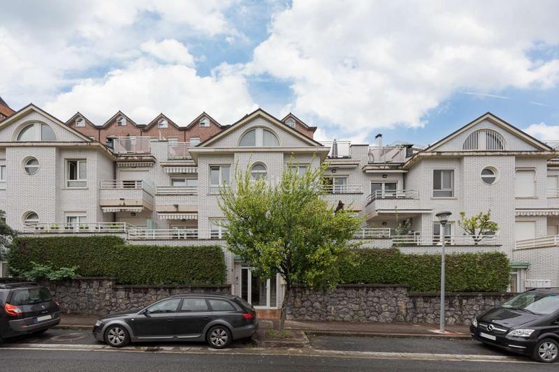 Foto 9105f003-1108-4bbd-a3fa-3b0e82644f03. Duplex con riscaldamento parcheggio piscina in Ibaeta Donostia - San Sebastián