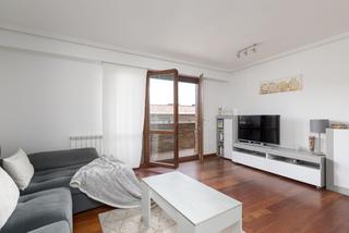 Etagenwohnung in Antiguo. Impecable vivienda en el corazón del antiguo