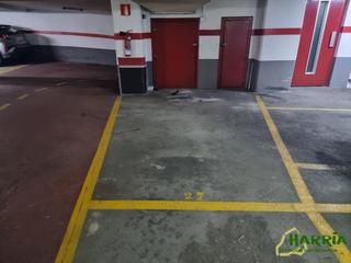 Parking voiture  Kolon pasealekua. Gros, paseo coln garaje en 3 planta