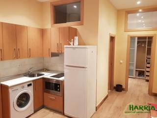 Loft  Calle corta. Gros, loft exterior en calle corta junto a calle miracruz