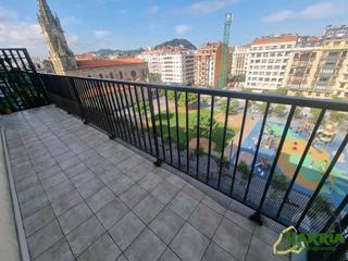 Appartement  San francisco kalea. Gros, calle san francisco con terraza a plaza cataluña