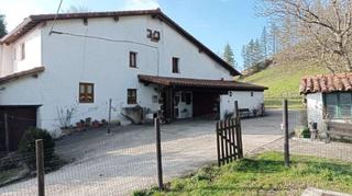 Casa a Eibar. Caserío en mandiola balle