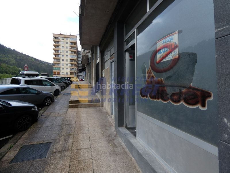 Foto fcc84a4b-ebe4-4bf1-ad72-2d44500e78db. Location local commercial dans Eibar