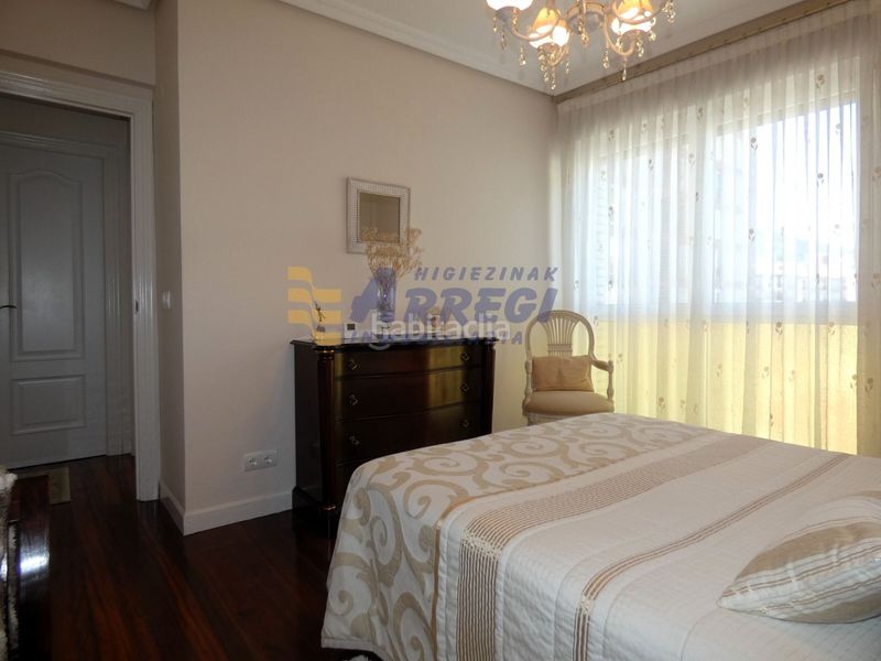 Foto 3f035ec2-aa31-47a1-84eb-8f0b1081f5dc. Etagenwohnung mit heizung in Eibar