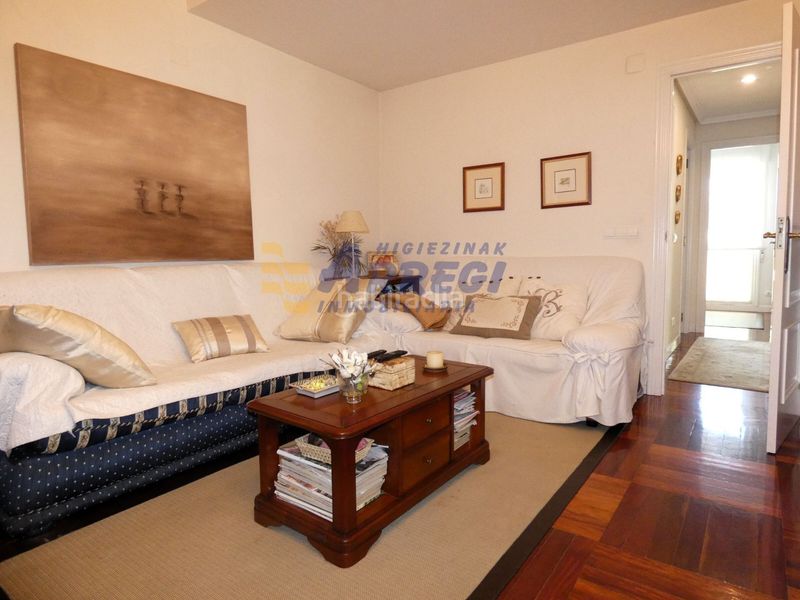 Foto 42429bbb-2558-42d4-8192-6264b1d2d9b6. Etagenwohnung mit heizung in Eibar
