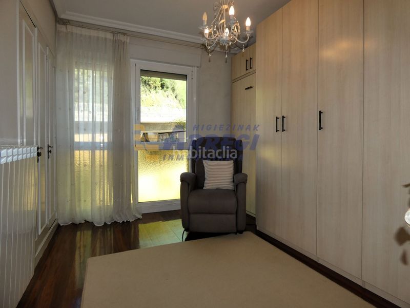 Foto d7435a1f-6317-49ee-bb53-a4a02def41c0. Etagenwohnung mit heizung in Eibar
