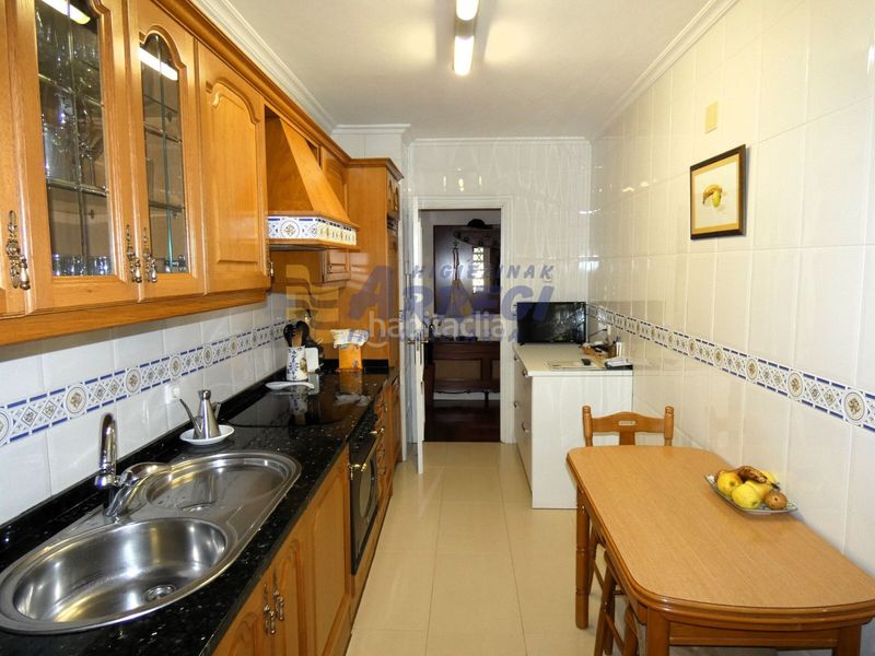Foto dbf22f5b-4ed0-421d-bc01-8e92e12a0ce2. Etagenwohnung mit heizung in Eibar