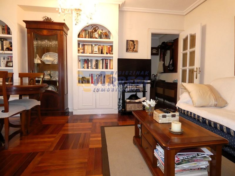 Foto fa7bd2c8-0ebf-4668-a9d4-5f8653e57a7e. Etagenwohnung mit heizung in Eibar