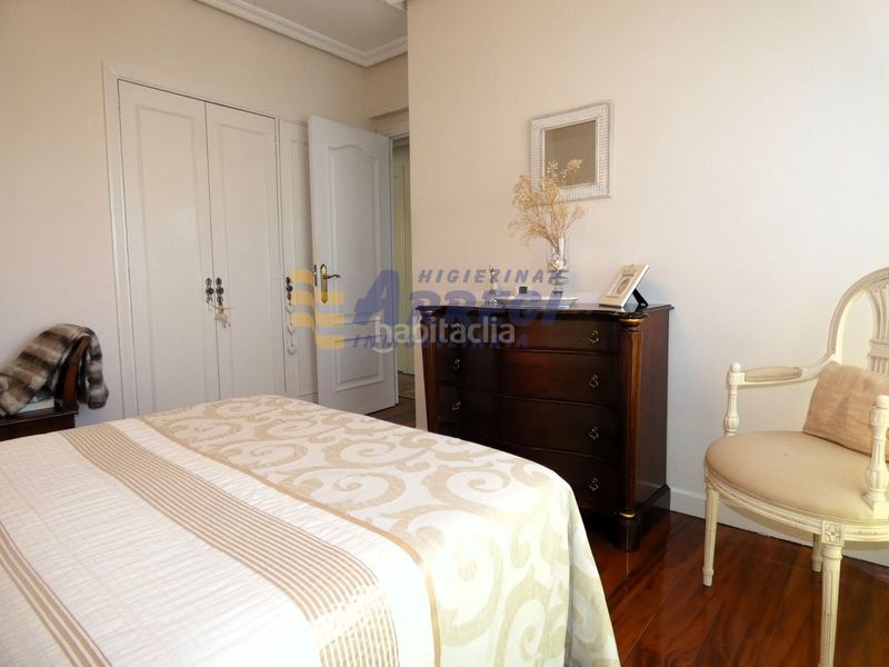 Foto fce6484d-3c1f-4a01-9efe-4fe899e1c32f. Etagenwohnung mit heizung in Eibar