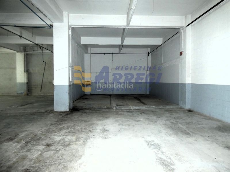 Foto b170ed84-2a6b-4531-ba54-9ee5a279e037. Geschäftsraum in Eibar