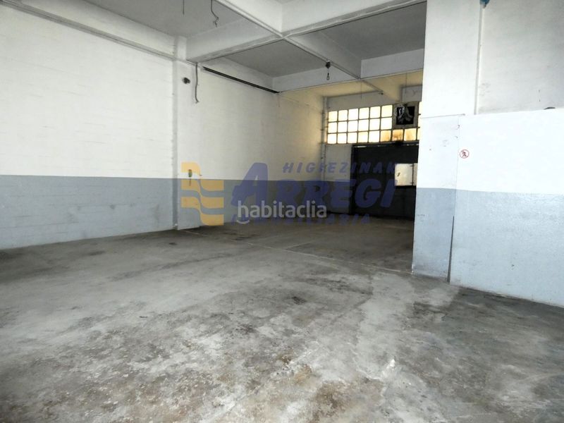 Foto c06a7f20-4604-431f-b08d-bfa8164f4f2d. Geschäftsraum in Eibar