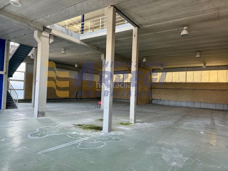 Foto 96e462e2-a45b-442b-a32c-4316e80defb2. Nave industrial amplio pabellón en venta en Bergara
