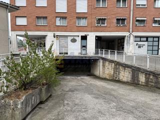 Parking voiture à Eibar. Se vende garaje cerrado en eibar  zona egiguretarren