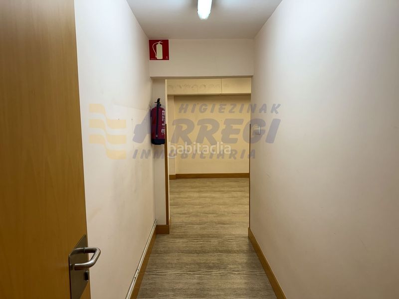 Foto 1744c81f-c3a7-4941-a584-d5b083ce1b89. Lloguer oficina a Eibar