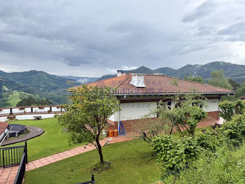 Foto 3d625746-00c7-4c60-8516-6e97180bea85. Casa amb calefacció piscina a Mutriku