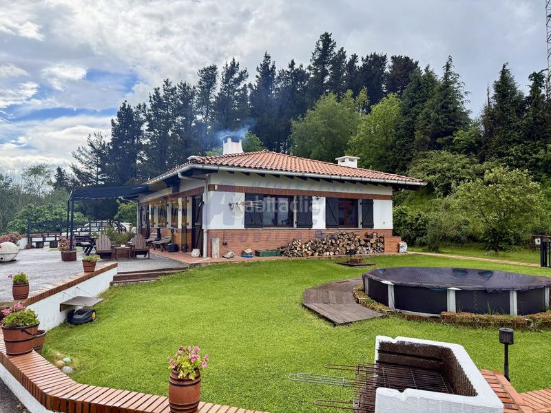 Foto fd6d5c90-9187-4d90-9180-6d7a64010bc7. Casa amb calefacció piscina a Mutriku