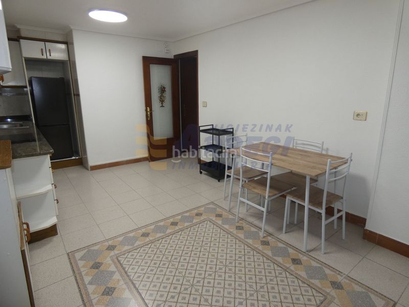 Foto a2f6c8bd-4545-4ca3-a51a-2f3ed7a5776b. Flat in Eibar
