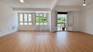 Etagenwohnung  Karmen. Vivienda reformada a estrenar con ascensor a cota cero y dos bal
