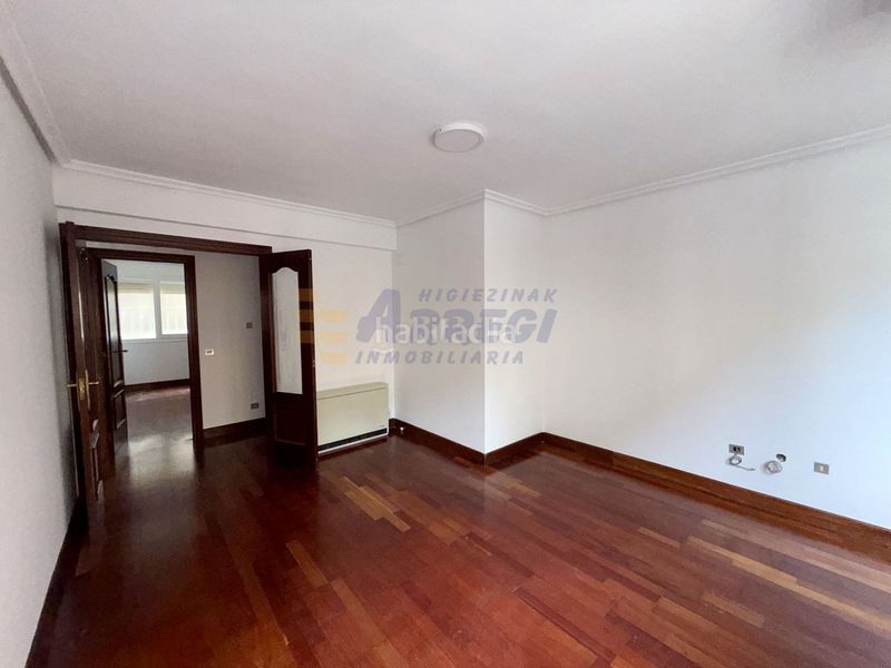 Foto 1109d060-1868-4d01-abe9-520593b98548. Appartamento con parcheggio in Eibar
