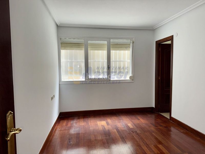 Foto 28066b3c-031b-421d-bb3a-dc80479ff053. Appartamento con parcheggio in Eibar